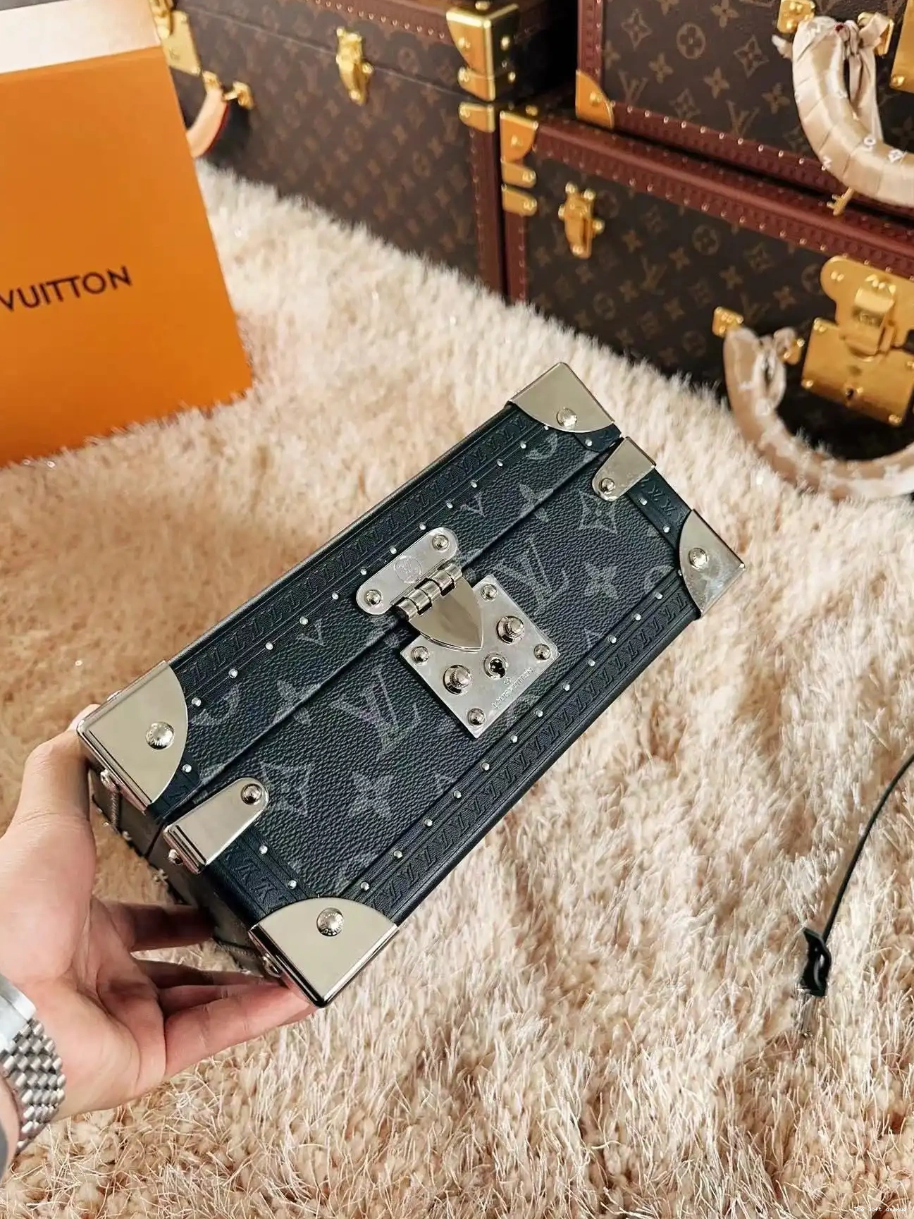 CUSTOM JEWELRY LV BOX BLACK 0628